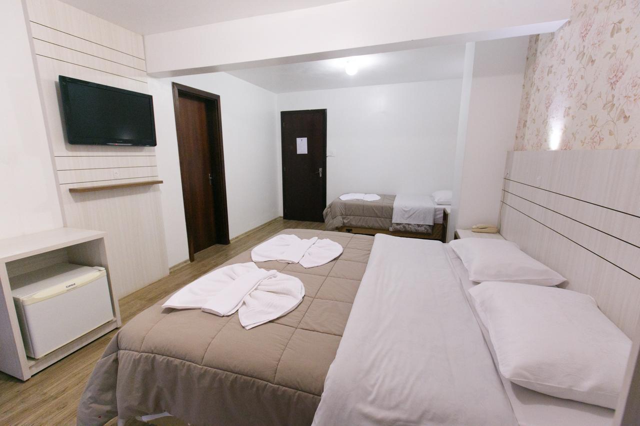 Hotel 13 Linden Treze Tílias Extérieur photo