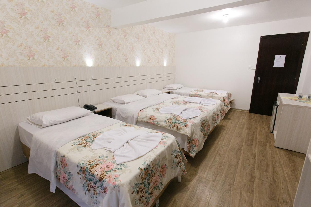 Hotel 13 Linden Treze Tílias Extérieur photo